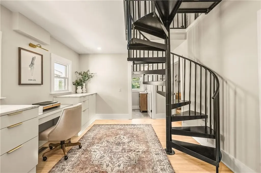 52 Hammond Street Newport RI 02840