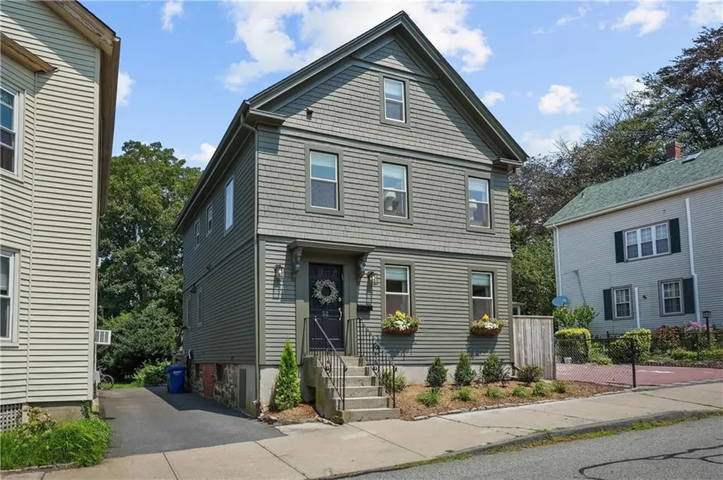 52 Hammond Street Newport RI 02840