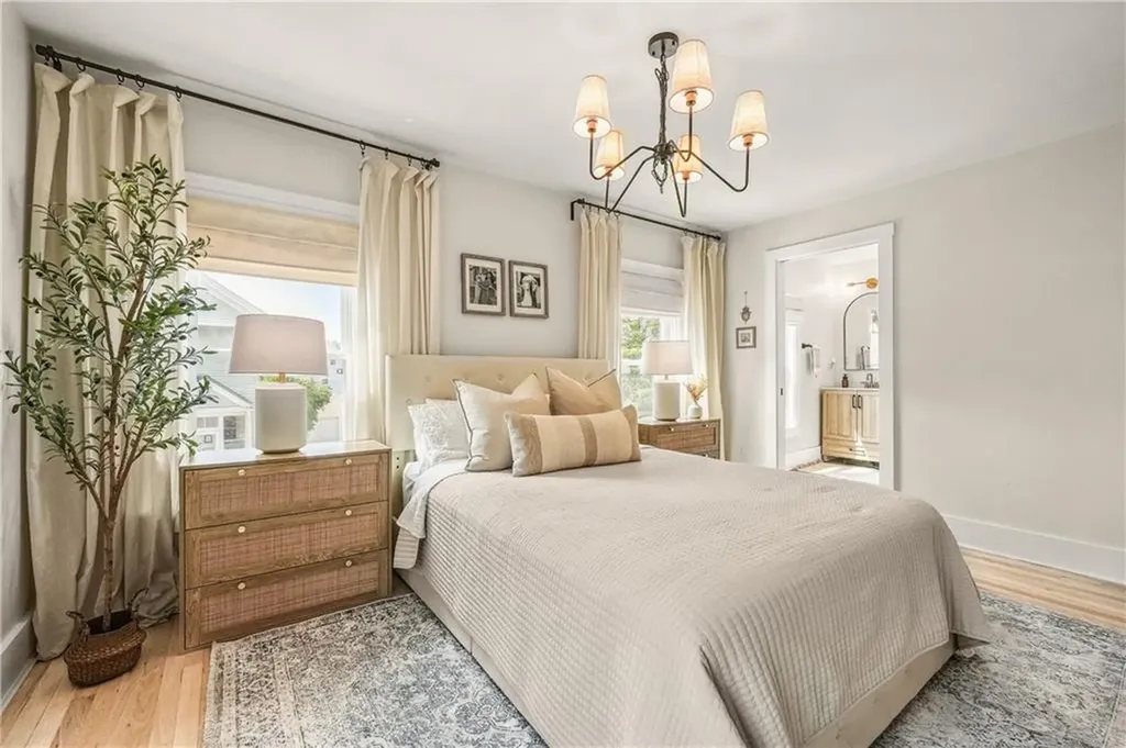 52 Hammond Street Newport RI 02840