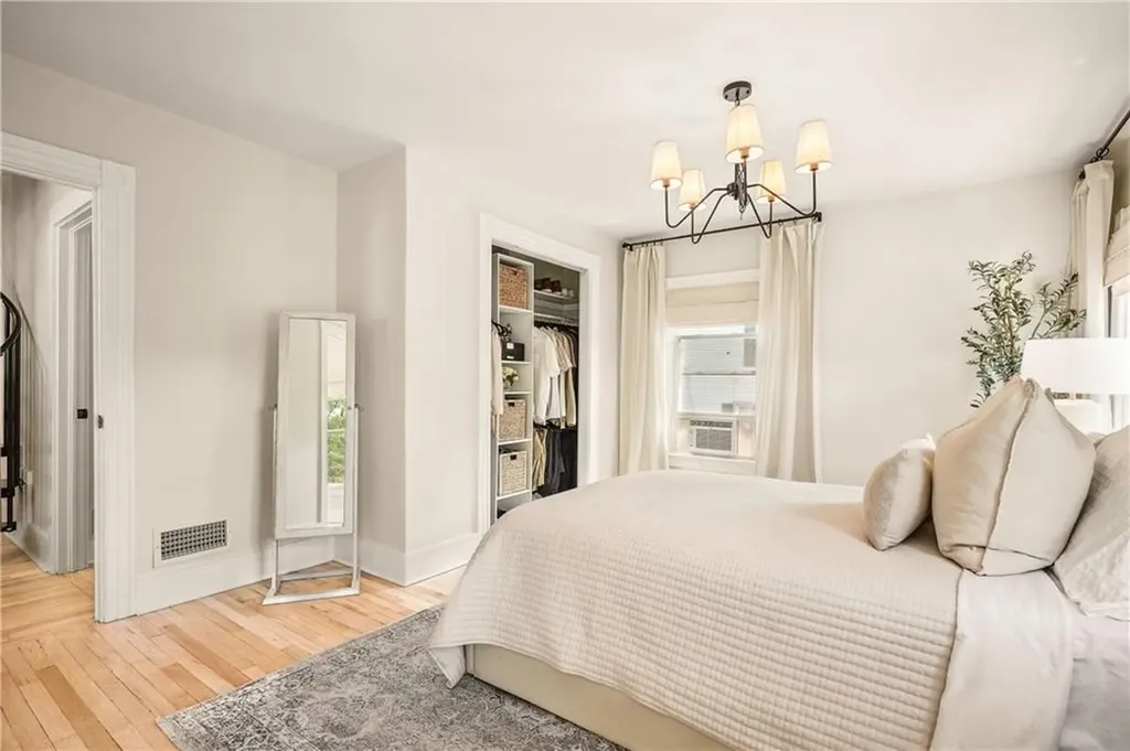 52 Hammond Street Newport RI 02840