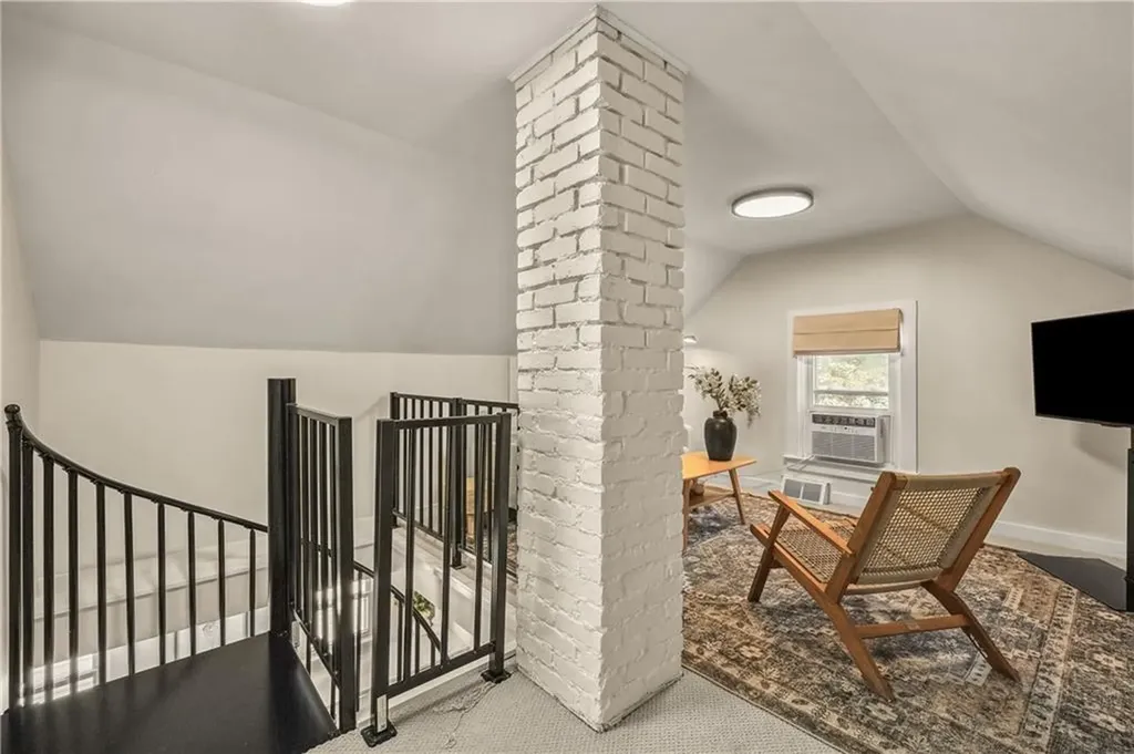 52 Hammond Street Newport RI 02840
