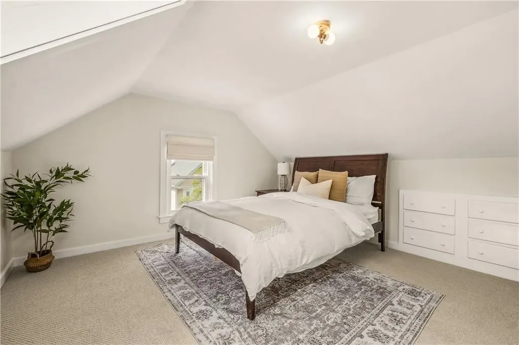 52 Hammond Street Newport RI 02840