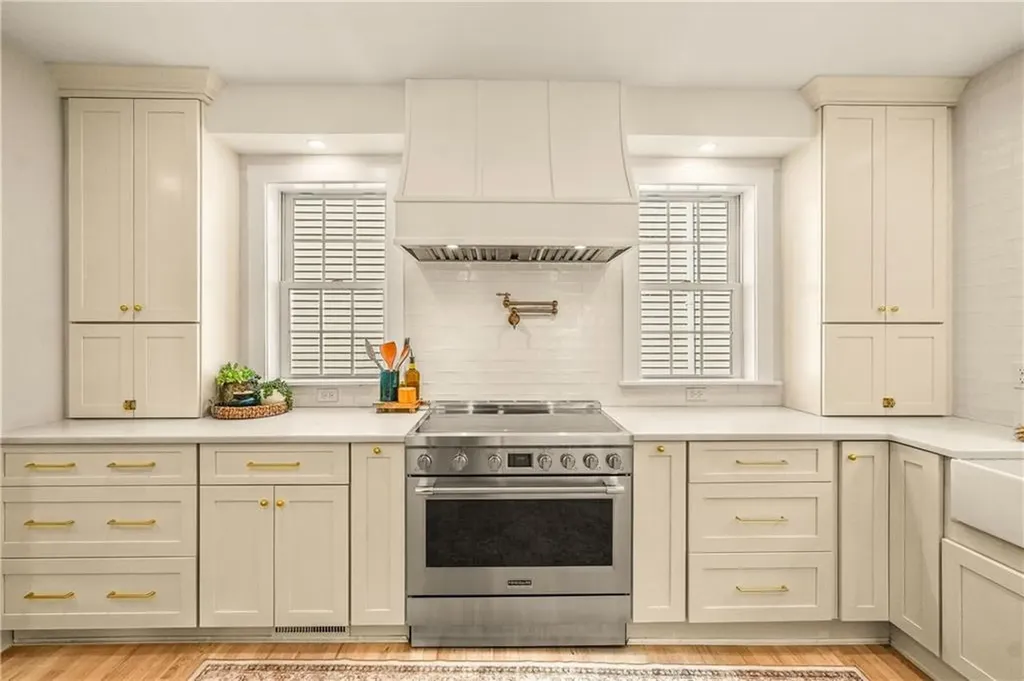 52 Hammond Street Newport RI 02840