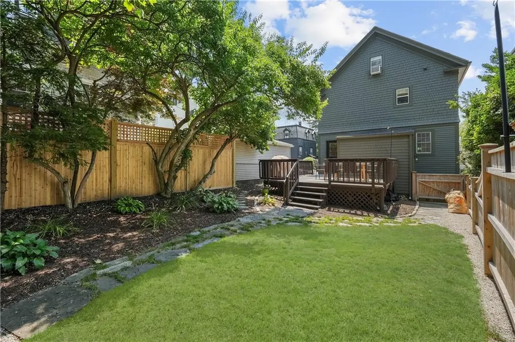 52 Hammond Street Newport RI 02840