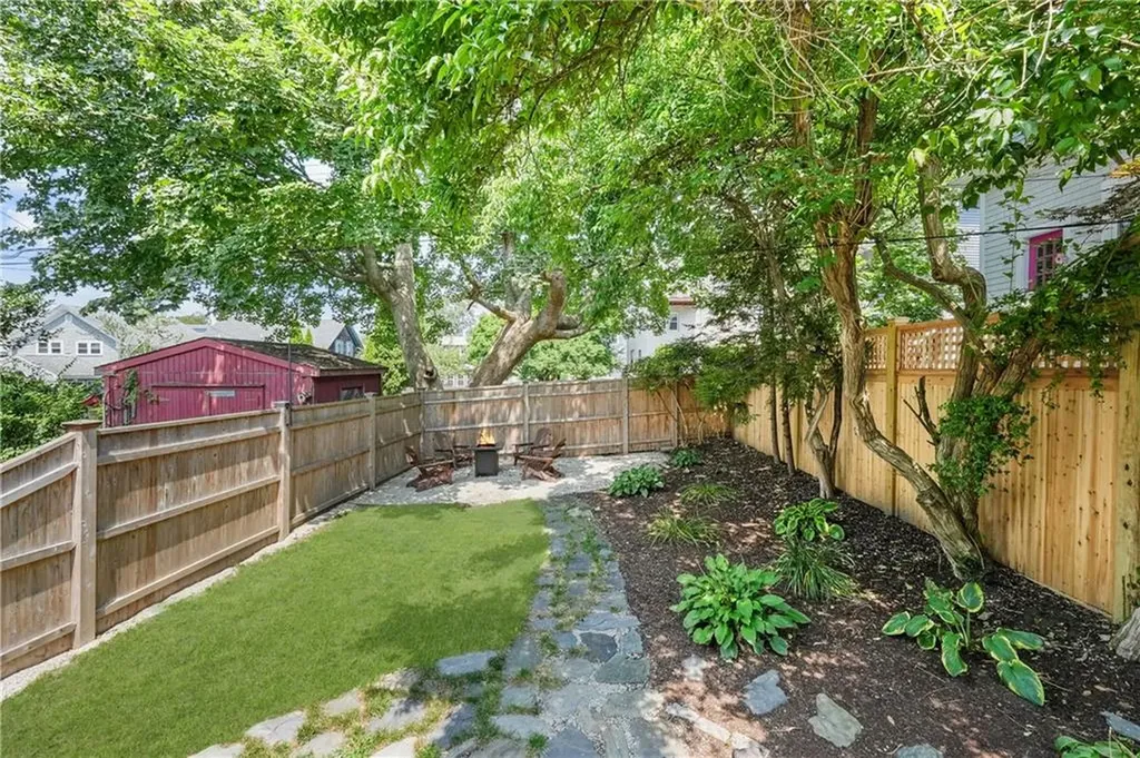 52 Hammond Street Newport RI 02840