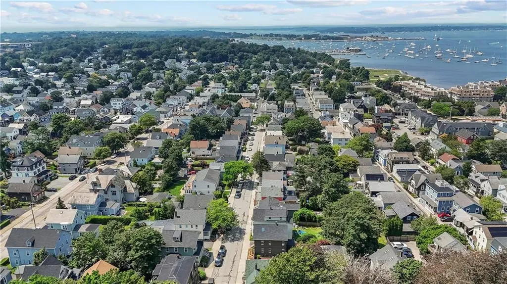 52 Hammond Street Newport RI 02840