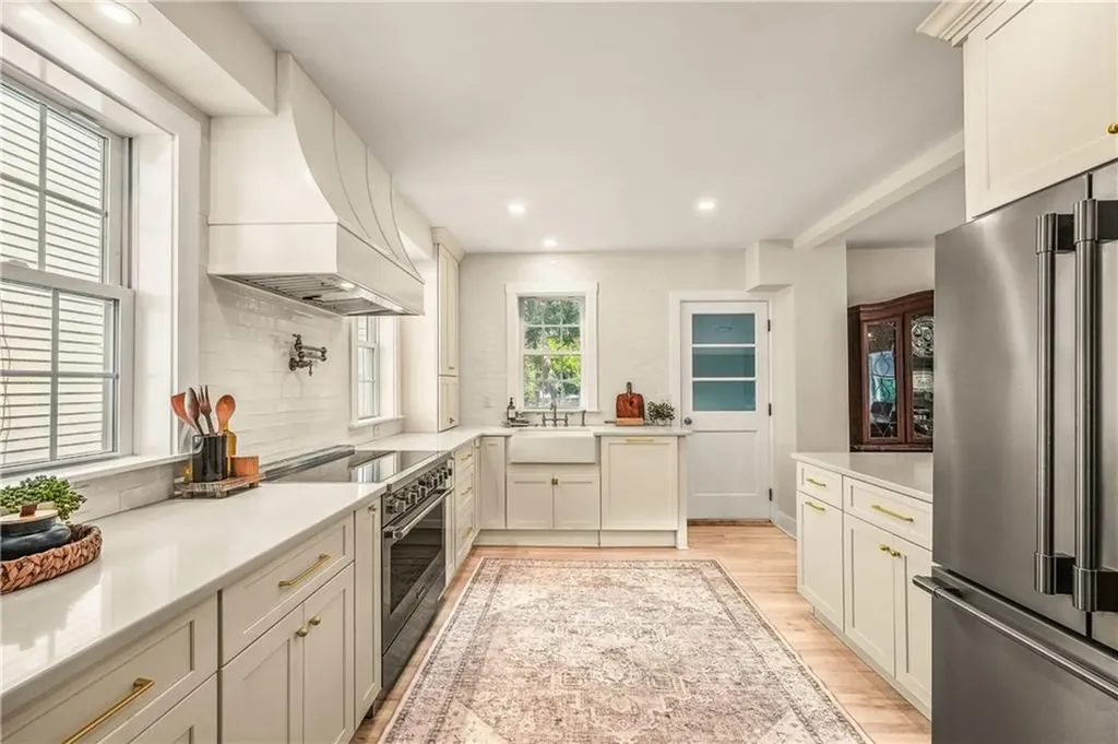 52 Hammond Street Newport RI 02840