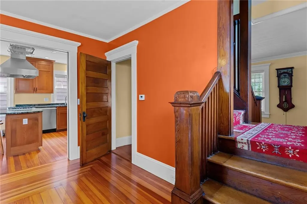 212 Pawtuxet Avenue Cranston RI 02905