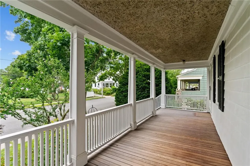 212 Pawtuxet Avenue Cranston RI 02905