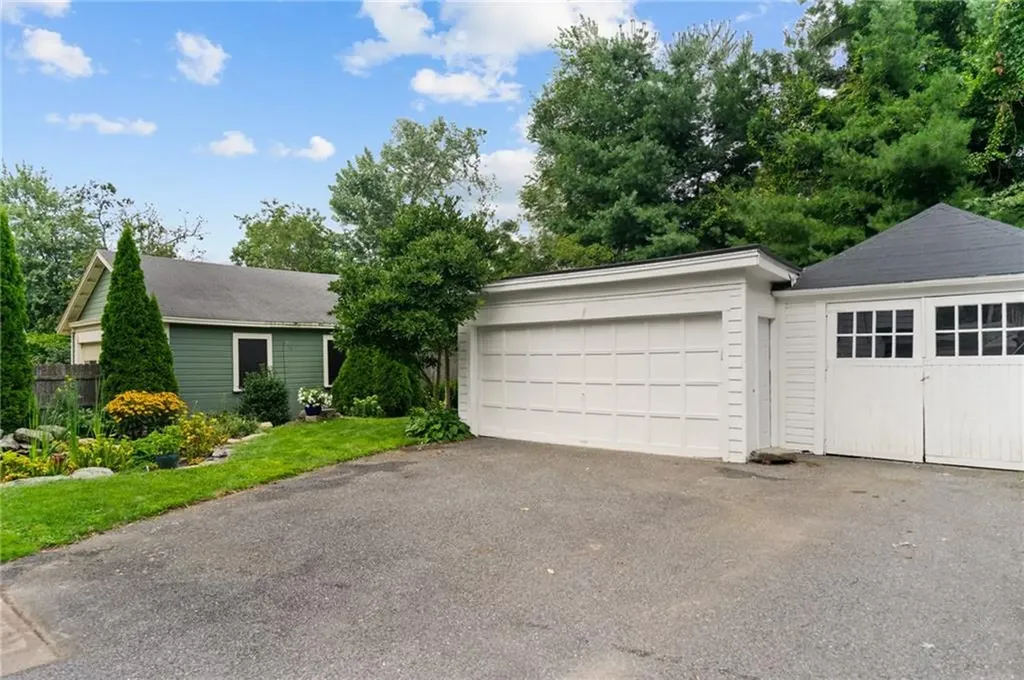 212 Pawtuxet Avenue Cranston RI 02905