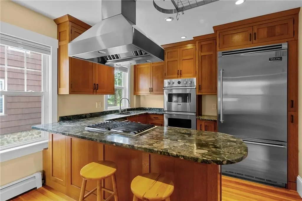 212 Pawtuxet Avenue Cranston RI 02905