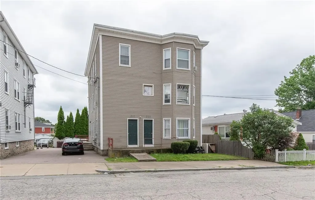 209 Crawford Street Woonsocket RI 02895