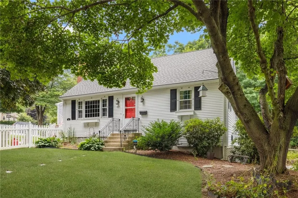 27 Jambray Avenue Warwick RI 02886