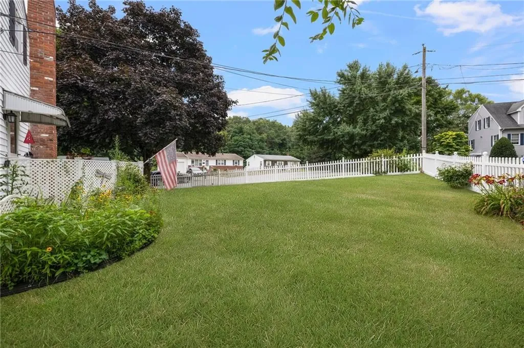 27 Jambray Avenue Warwick RI 02886