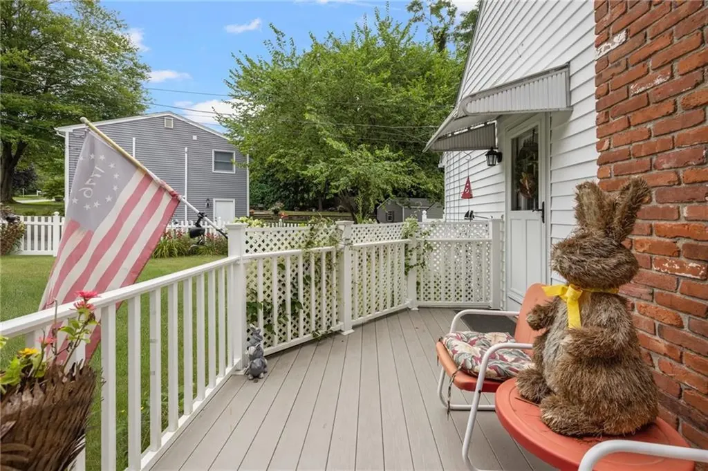 27 Jambray Avenue Warwick RI 02886