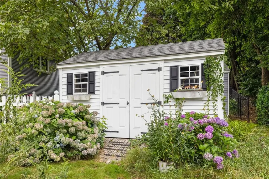 27 Jambray Avenue Warwick RI 02886