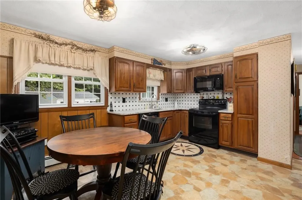 27 Jambray Avenue Warwick RI 02886