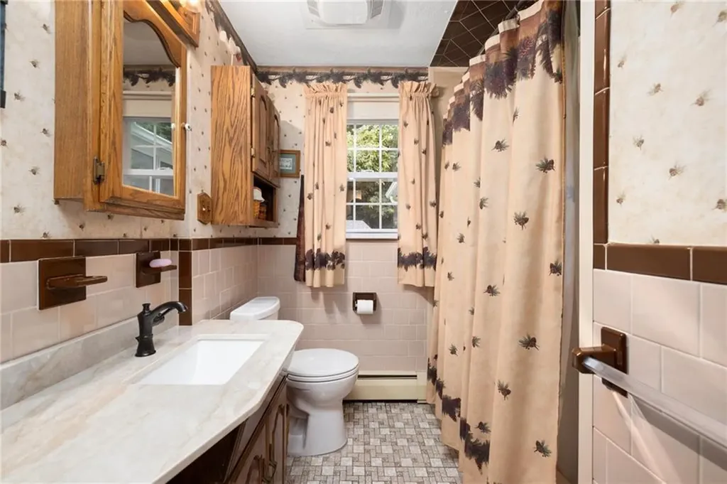 27 Jambray Avenue Warwick RI 02886