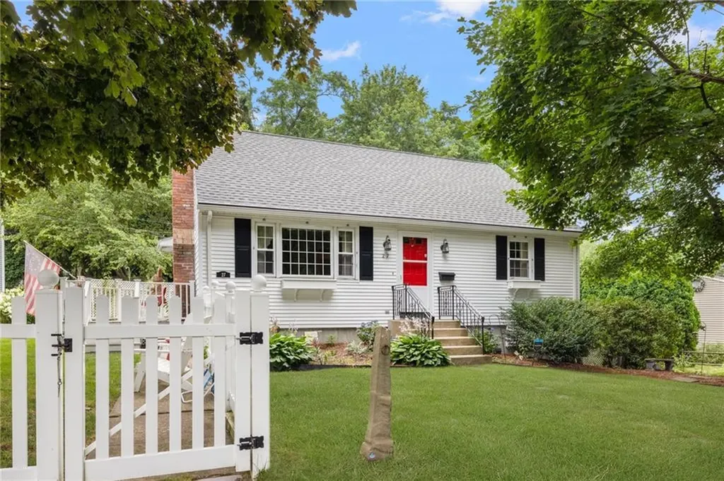 27 Jambray Avenue Warwick RI 02886