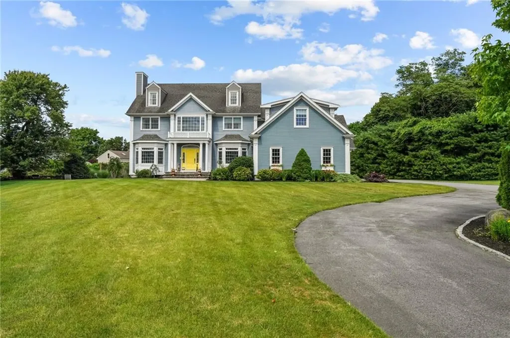 10 Casey Drive Bristol RI 02809