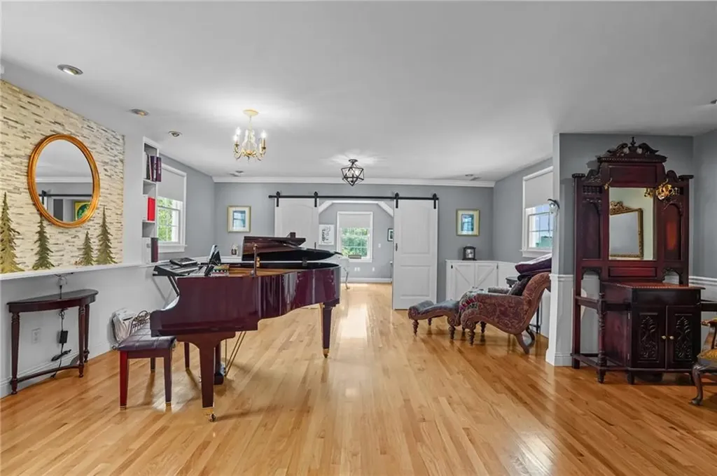 10 Casey Drive Bristol RI 02809