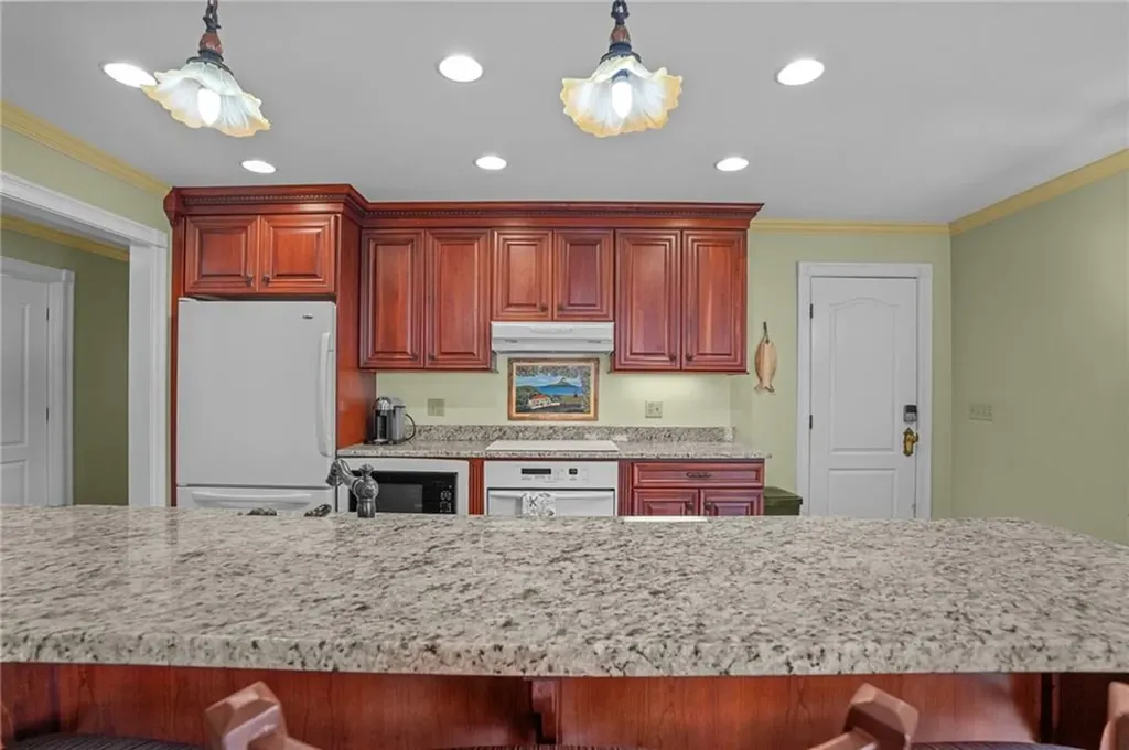 10 Casey Drive Bristol RI 02809