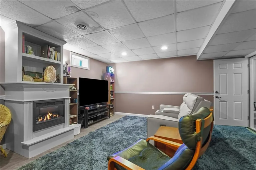 10 Casey Drive Bristol RI 02809