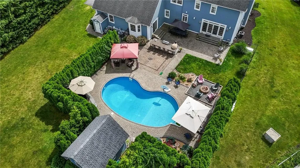 10 Casey Drive Bristol RI 02809