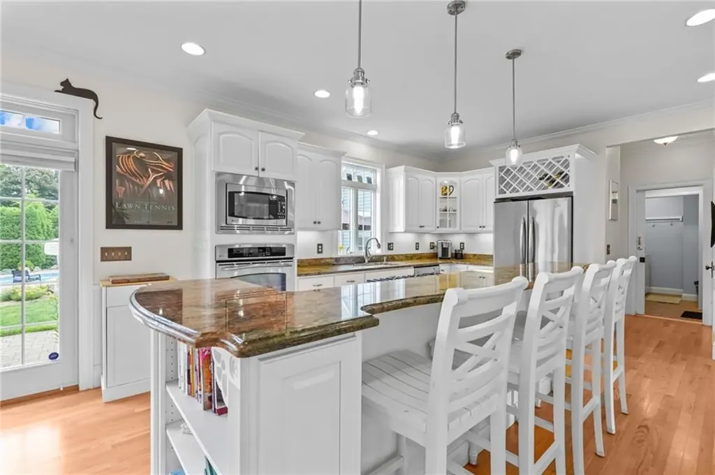 10 Casey Drive Bristol RI 02809