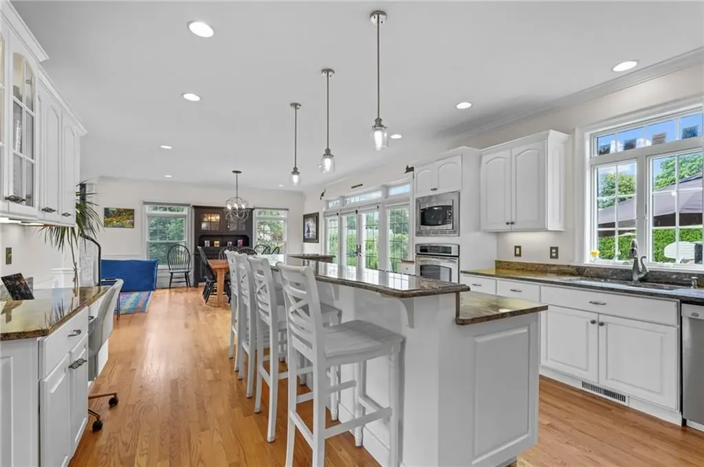 10 Casey Drive Bristol RI 02809