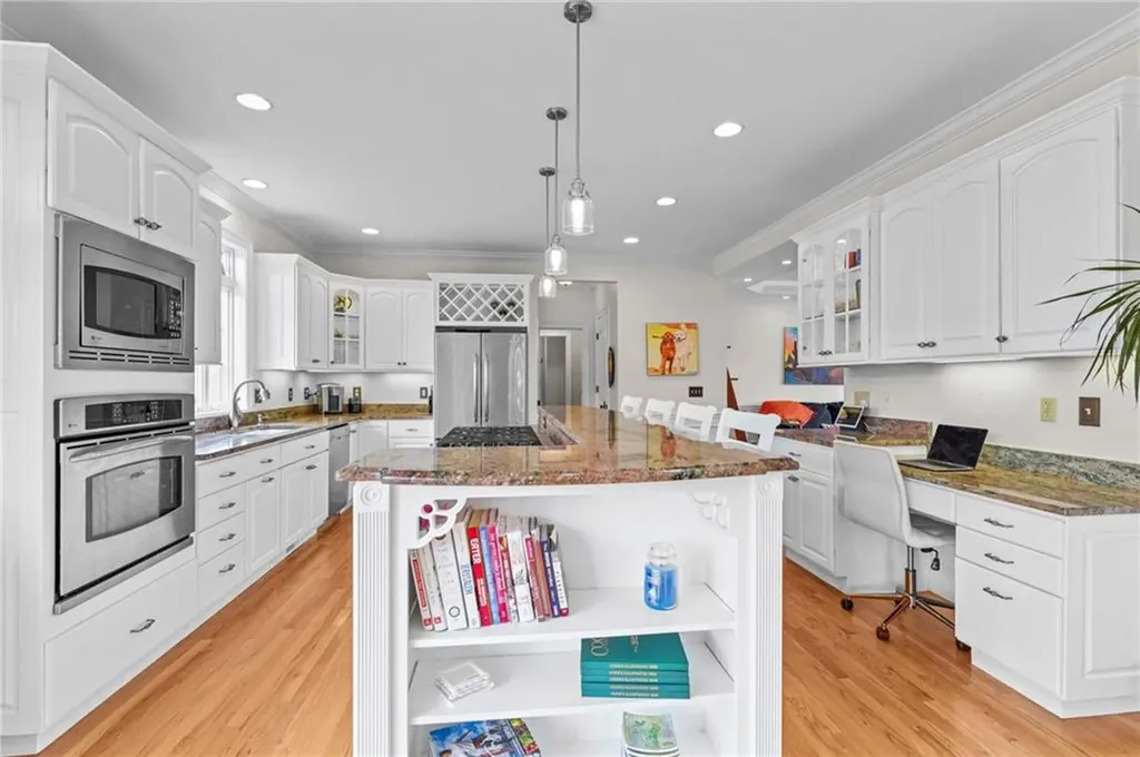 10 Casey Drive Bristol RI 02809