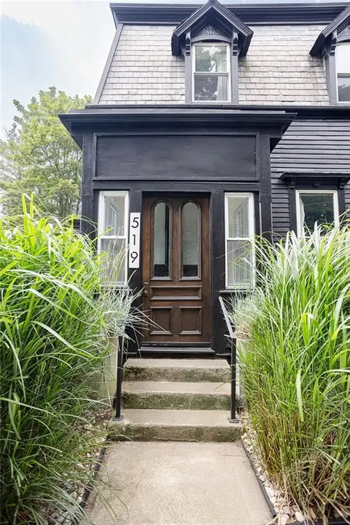 519 Spring Street Newport RI 02840