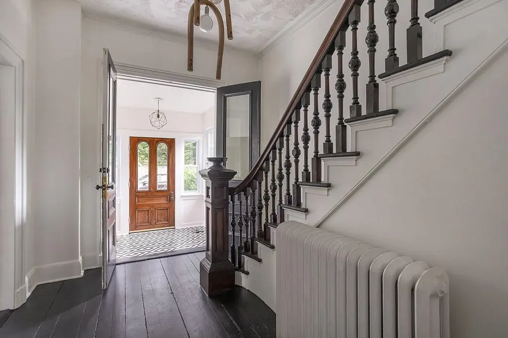 519 Spring Street Newport RI 02840