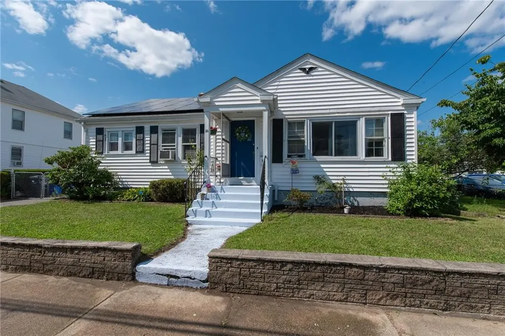 30 Columbine Avenue Pawtucket RI 02861