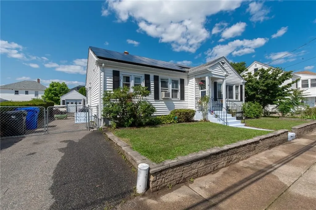 30 Columbine Avenue Pawtucket RI 02861