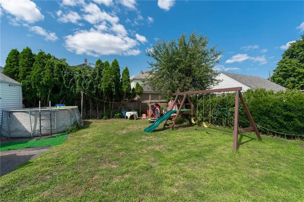 30 Columbine Avenue Pawtucket RI 02861