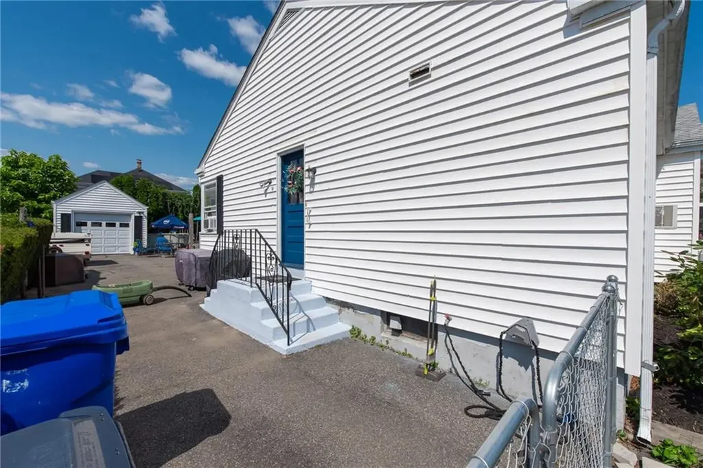 30 Columbine Avenue Pawtucket RI 02861