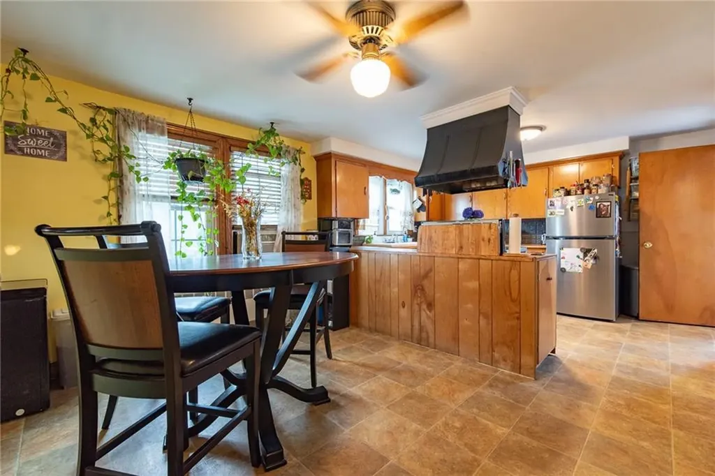 30 Columbine Avenue Pawtucket RI 02861
