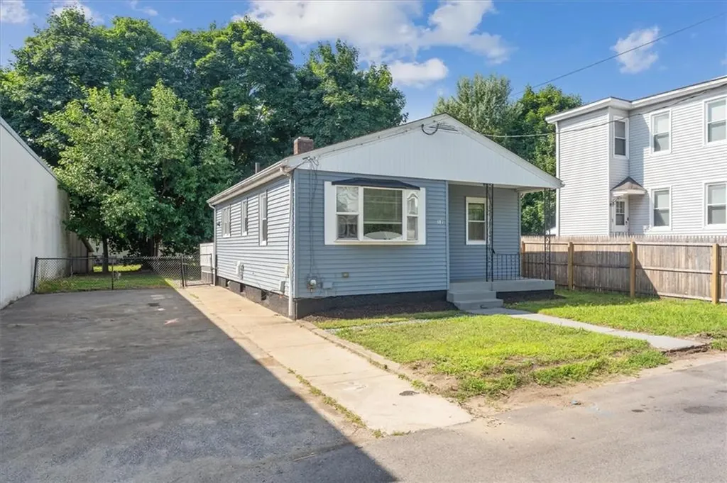 12 Roosevelt Street North Providence RI 02904