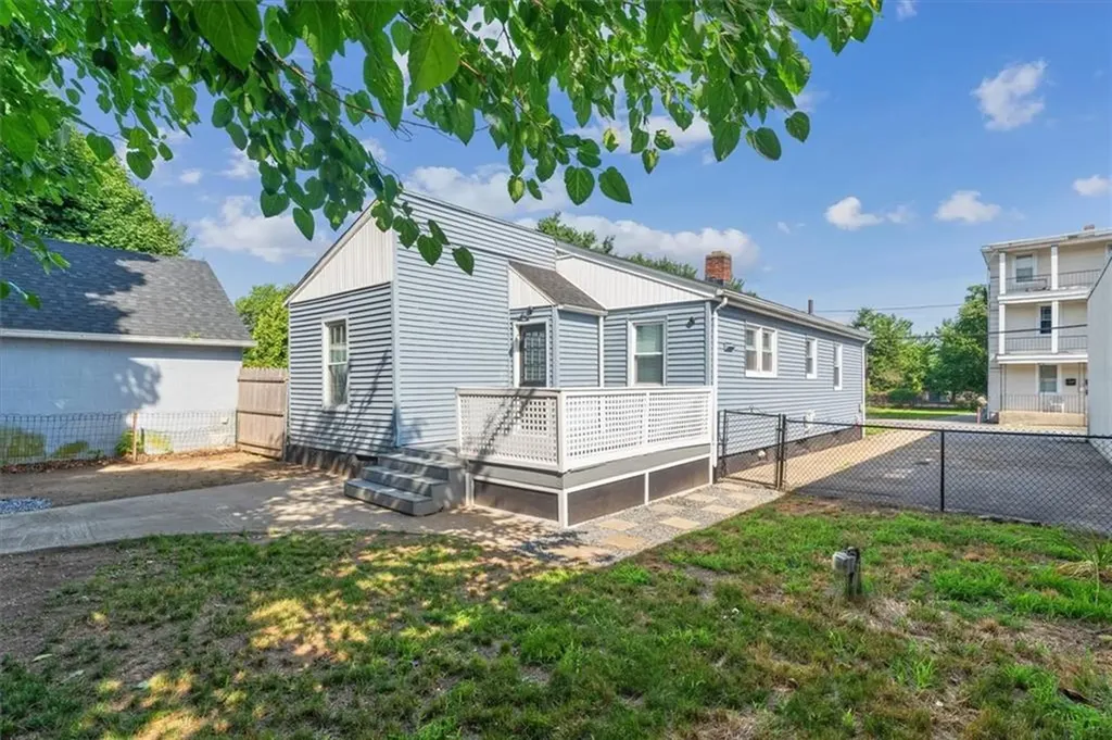 12 Roosevelt Street North Providence RI 02904