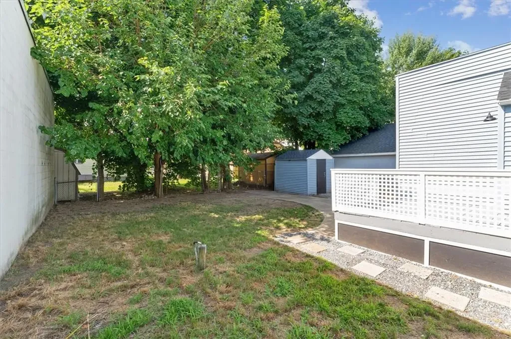 12 Roosevelt Street North Providence RI 02904