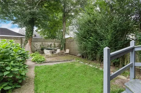 102 Third Street Newport RI 02840