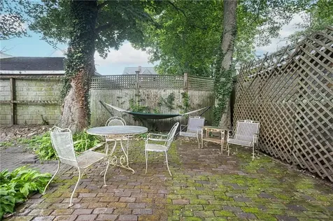 102 Third Street Newport RI 02840