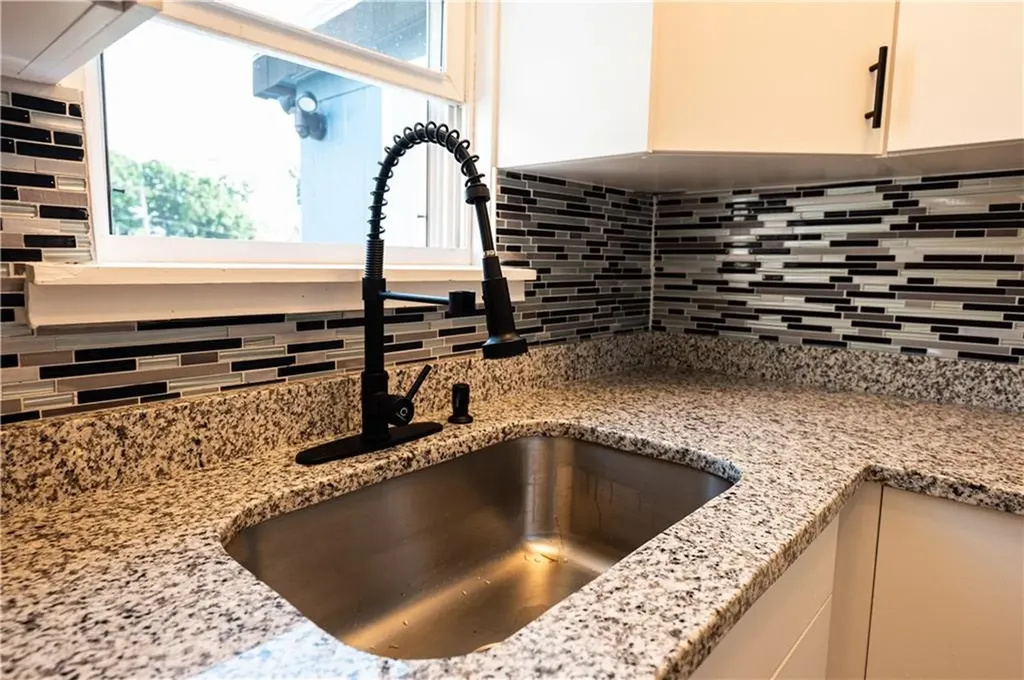 176 Baker Street Providence RI 02905