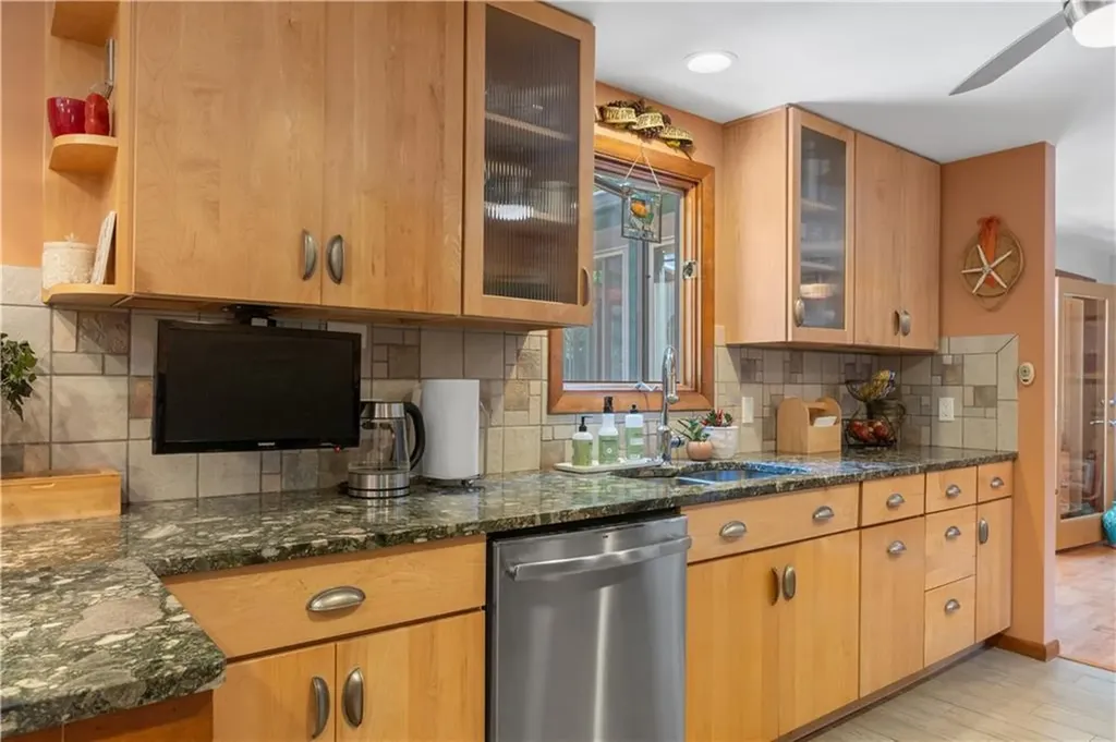 45 West Bay Drive Narragansett RI 02882