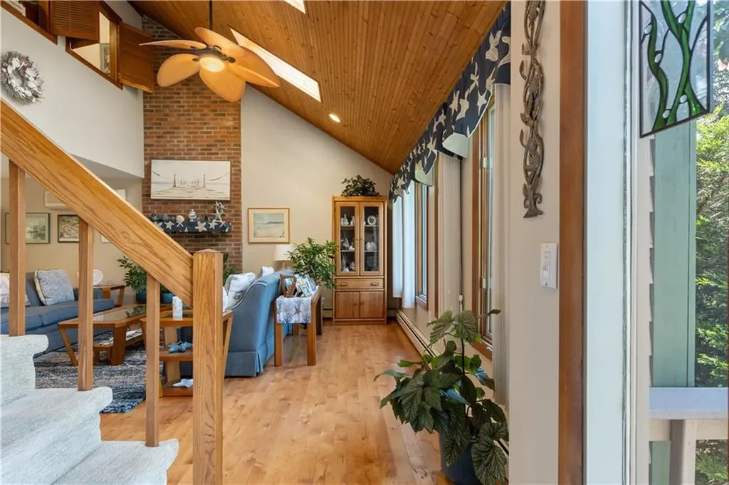 45 West Bay Drive Narragansett RI 02882