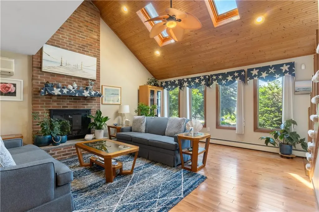 45 West Bay Drive Narragansett RI 02882