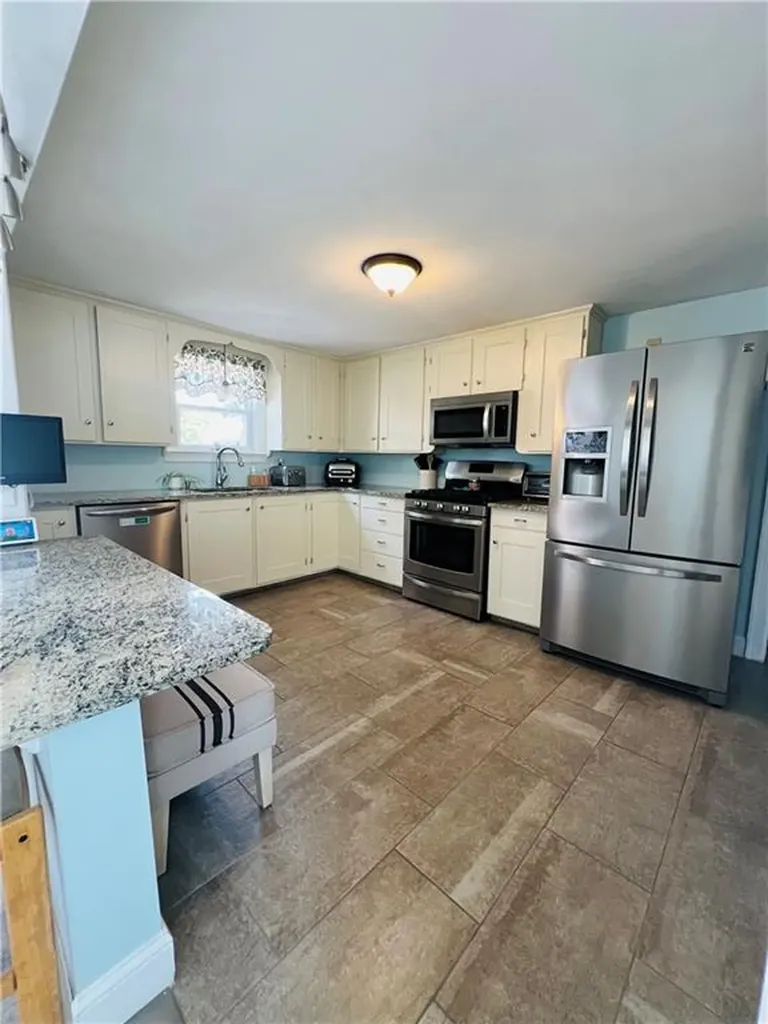 23 Pollett Street Cumberland RI 02864