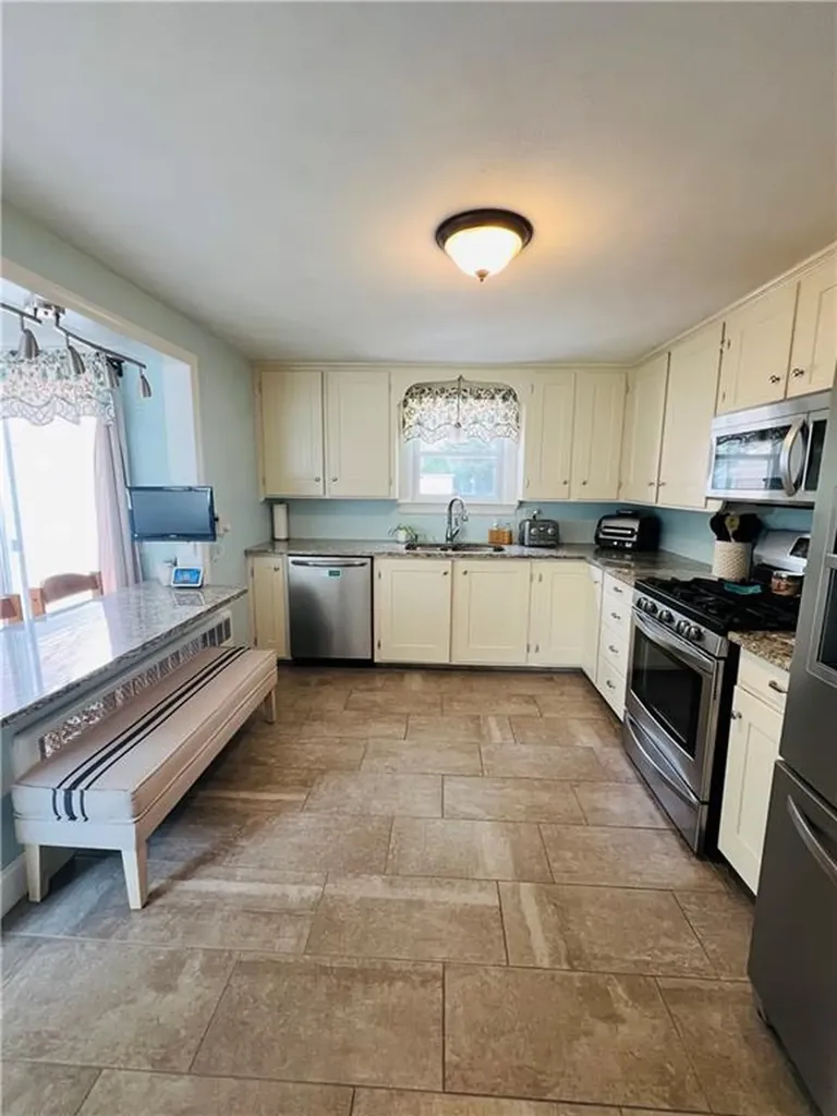 23 Pollett Street Cumberland RI 02864