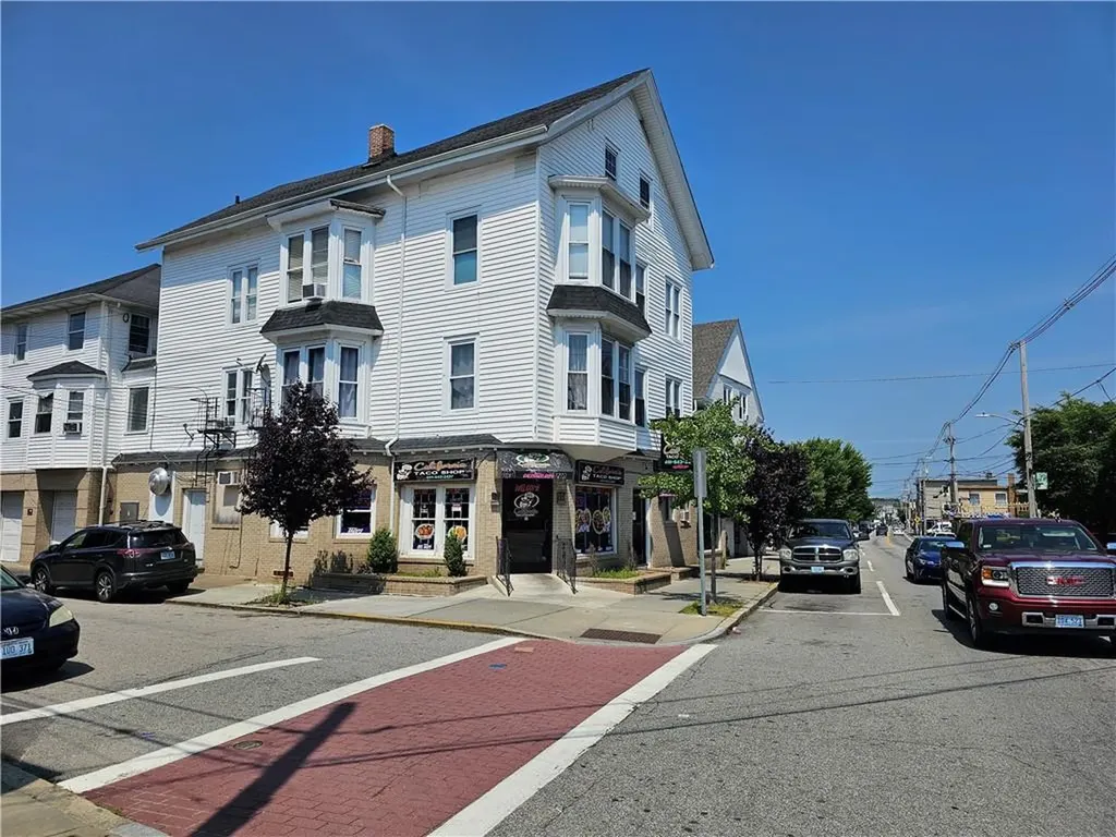 428 430 Dexter Street Central Falls RI 02863